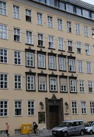 Estão disponíveis as informações de contacto de muitos bancos. Datei Arnulfstr 58 Muenchen 1 Jpg Wikipedia