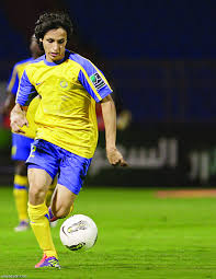كشف خالد الغامدي، لاعب النصر السابق والشباب الحالي، أن انتقاله من القادسية لصفوف النصر تم بطريقة غير قانونية، متمنيا التتويج مع الليوث بلقب الدوري السعودي للمحترفين هذا الموسم. Ø§Ù„ØºØ§Ù…Ø¯ÙŠ ÙÙŠ Ù…ÙØªØ±Ù‚ Ø·Ø±Ù‚ ØµØ­ÙŠÙØ© Ø§Ù„Ø±ÙŠØ§Ø¶ÙŠØ©