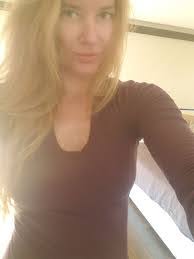 Justine Griffin's Instagram, Twitter & Facebook