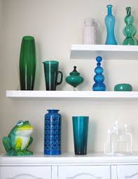 Sophie Scott S Bold Retro Mix Of Colors In The Uk Bold Decor Retreat House Decor