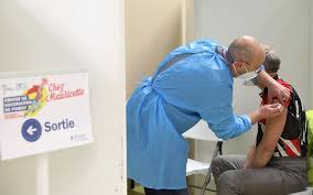 Les centres de vaccination sont accessibles aux personnes en fauteuil roulant. Yvelines Cinq Centres De Vaccination De Plus Ouvrent Leurs Portes Lundi Le Parisien