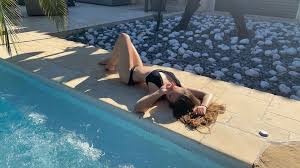 Davina geiss is on facebook. Was Sagen Mama Und Papa Davina Geiss Rekelt Sich Im Bikini Promiflash De