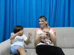 Daha Dun Annemizin Kollarinda Isimli Cocuk Sarkisi Youtube Youtube Anne Cocuk