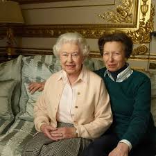 La principessa Anna, che ha accompagnato la mamma regina nell'ultimo  viaggio verso Londra: «È stato un onore»