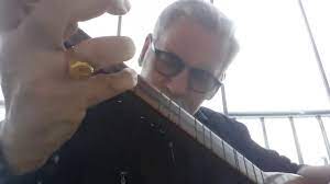 Hikmet Yuksek Bir Tas Attim Denize Youtube