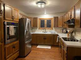 1000 ideas about honey oak cabinets on pinterest oak kitchens. Anyone Else Not Mind Their Honey Oak Kitchen Cabinets