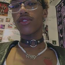 Feeling very freaky and very fabulous 🖤💫💀