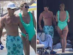 Mark wahlberg father name is donald edward wahlberg (teamster who worked as a delivery driver) and mother name is alma elaine (née mark wahlberg wife name is rhea durham(m.2009). Mark Wahlberg Vacationing In Italy For 10 Year Wedding Anniversary