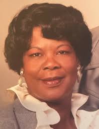 Mae Lemon's Instagram, Twitter & Facebook