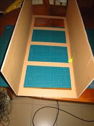 Realiser Un Meuble En Carton Avec La Technique Du Boitage Une Methode De Cartonnistes Pour Fabriquer Meuble En Carton Mobilier De Salon Meuble En Carton Tuto