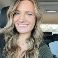 Hannah Windham's Instagram, Twitter & Facebook