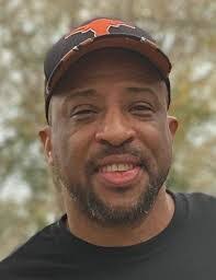 Lee Menefee's Instagram, Twitter & Facebook