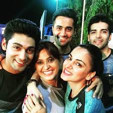 Urmariti mica mireasa ep 907 tradus integral in romana, fara intrerupere. Balika Vadhu Mica Mireasa Posts Facebook