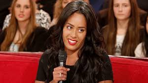 Amel bent ma philosophie (un jour d'ete 2004). Amel Bent Capsizes French Celebrity Heart In Tight Mini Skirt Archyde