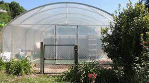 photo envoyee par un client ayant installe recemment son abri de piscine bache sur une base beton abri piscine abri piscine