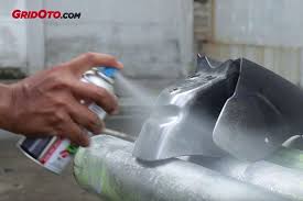 Kompresor angin (air compressor) adalah sebuah mesin atau alat mekanik yang berfungsi untuk meningkatkan tekanan atau memapatkan fluida gas atau udara. Awas Ini Efek Negatif Meniban Bekas Cat Semprot Dengan Cat Kompresor Gridoto Com