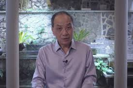 In 2017, after low thia khiang announced that he was contemplating retirement as well as wanting to rejuvenate the party for younger blood, singh was widely regarded to be the next chief of the workers' party prior to the general election that would have been scheduled to be held by 2021. Singapore Ge2020 No Physical Rallies But Wp S Low Thia Khiang Delivers Trademark Teochew Speech In New Video Nestia