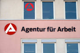 Arbeitssuchend der begriff arbeitssuchend kann durchaus an geeigneter stelle im lebenslauf auftauchen. Arbeitslosigkeit Im Lebenslauf Uberzeugend Beschreiben