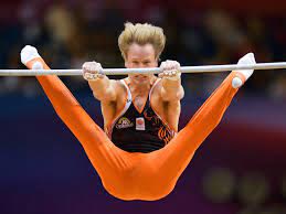 He has also won three world championships titles. Turn Em Epke Zonderland Fasziniert Russen Raumen Ab