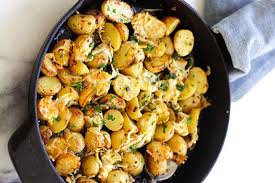 Ces Delicieuses Petites Patates Roties A L Italienne Sont L Accompagnement Parfait Et Super Facile Recipe Vegetable Recipes Vegetarian Recipes Food