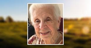 Lisa Latour's Instagram, Twitter & Facebook