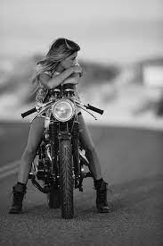 pin by trinirodriguez on women love vintage bikes cafe racer girl cafe racer design biker girl