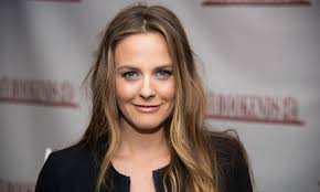 Aged just 18 at the time of release, she admits she wasn't too clued up on the designer labels her character was obsessed with: Alicia Silverstone Net Worth 2021 Age Height Weight Husband Kids Biography Wiki The Wealth Record