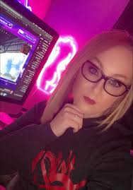 Introduction of a gamer and nerd