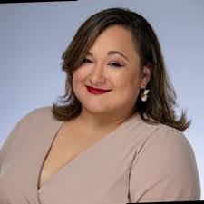 Amy Gale's Instagram, Twitter & Facebook