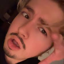 En 1967, Mad Magazine imprimió un billete falso de 3 $. Desafortunadamente,  las máquinas de cambio estaban empezando a instalarse y no reconocían las  facturas como falsas y dieron un cambio real