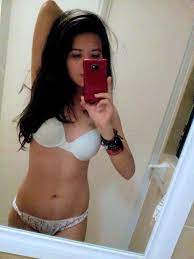 Latina teen nackt selfie