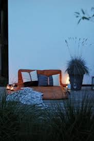 Gemutliches Fur Balkon Und Terrasse Am Tag Und Bei Nacht Outdoor Dekorationen Gartengestaltung Balkongarten