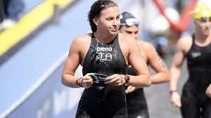 Questa categoria contiene le 4 sottocategorie indicate di seguito, su un totale di 4. Arianna Bridi Trionfa Davanti A Rachele Bruni Nella 10 Km Donne Della World Series Abu Dhabi Eurosport