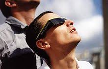 Faits intéressants un autre nom pour éclipse solaire est occultation solaire une éclipse solaire peux durée un maximum de 7 minutes et 30 seconds éclipse totale du 11 août 1999 est l'éclipse la plus observée de l'histoire. Eclipse Solaire Du 11 Aout 1999 Wikiwand