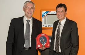 Growth compared to the previous period (2019) was 8.29%. Spendenubergabe Defibrillator Weissenburg Volksbank Raiffeisenbank Bayern Mitte Eg