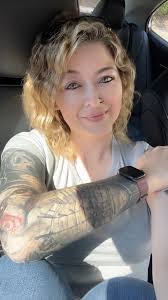 Happy Friday friends! I hope everyone has a great weekend, what's your  plans? I'm working all weekend and have a tattoo appt tomorrow 🙌🏻