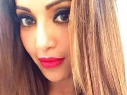 Most well known for her role in the abc series 'modern family', she is today one of the highest paid actresses on television. In Pics When Bollywood Celebrities Went Blonde Entertainment