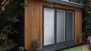 Galician FU10 outdoor babe bounces hard