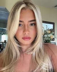 Callie Simms's Instagram, Twitter & Facebook