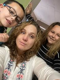 Hey y'all, I'm brand new to homeschooling. I have a 6 going