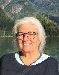 Michelle Lundquist's Instagram, Twitter & Facebook