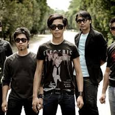 Persembahan di showcase anugerah meletop era 2018 oleh atmosfera dengan lagunya tak tahu malu! Atmosfera Tak Tahu Malu Chord