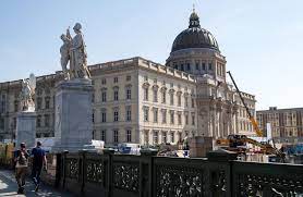 Mit der eröffnung des humboldt forums ab dezember 2020 entsteht ein einzigartiger ort des erlebens, des lernens und. A Peek Inside The New Humboldt Forum In Berlin