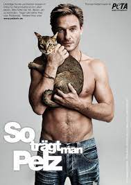 Thomas kretschmann hat ein faible für schöne frauen. Schauspieler Thomas Kretschmann Mit Seiner Katze Tut