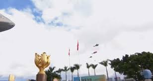 The perfect lamsiubor hongkong carrielam animated gif for your conversation. é¦™æ¸¯ä¸¾è¡Œå‡æ——ä»ªå¼åº†ç¥å›žå½'ç¥–å›½23å'¨å¹´