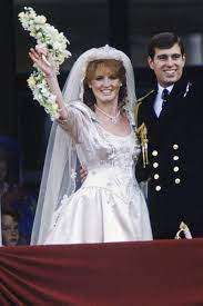 10 Hidden Details You Didn T Know About Sarah Ferguson S Wedding Dress Sarah Ferguson Wedding Sarah Ferguson Wedding Dress Royal Wedding Gowns