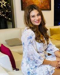 Himesh reshammiya wife komal pics were not komal reshammiya date of birth is 14th september and himesh reshammiya wife age is nearly 36 years. Himesh Reshammiya Wife Lovely Pictures Reviewit Pk