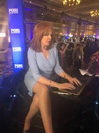 Explore tweets of liz clayman photo @lizclayman on twitter. Liz Claman On Twitter Gearing Up For A Killer Show Right Now On Foxbusiness With Huge Biz Leader Guests Novogratz On Bitcoin Sam Zell On Real Estate And Immigration2019 Scaramucci And Firstonfbn