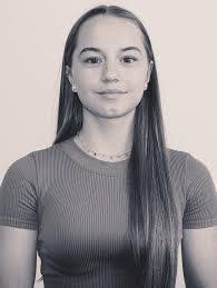 Jennifer Dort's Instagram, Twitter & Facebook