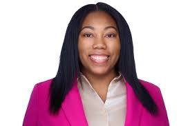 Meet Synthia Brown! Synthia works for an education advocacy non-profit  Chiefs for Change, supporting district and state leaders across the  country. They are a bipartisan network of education leaders who are  committed